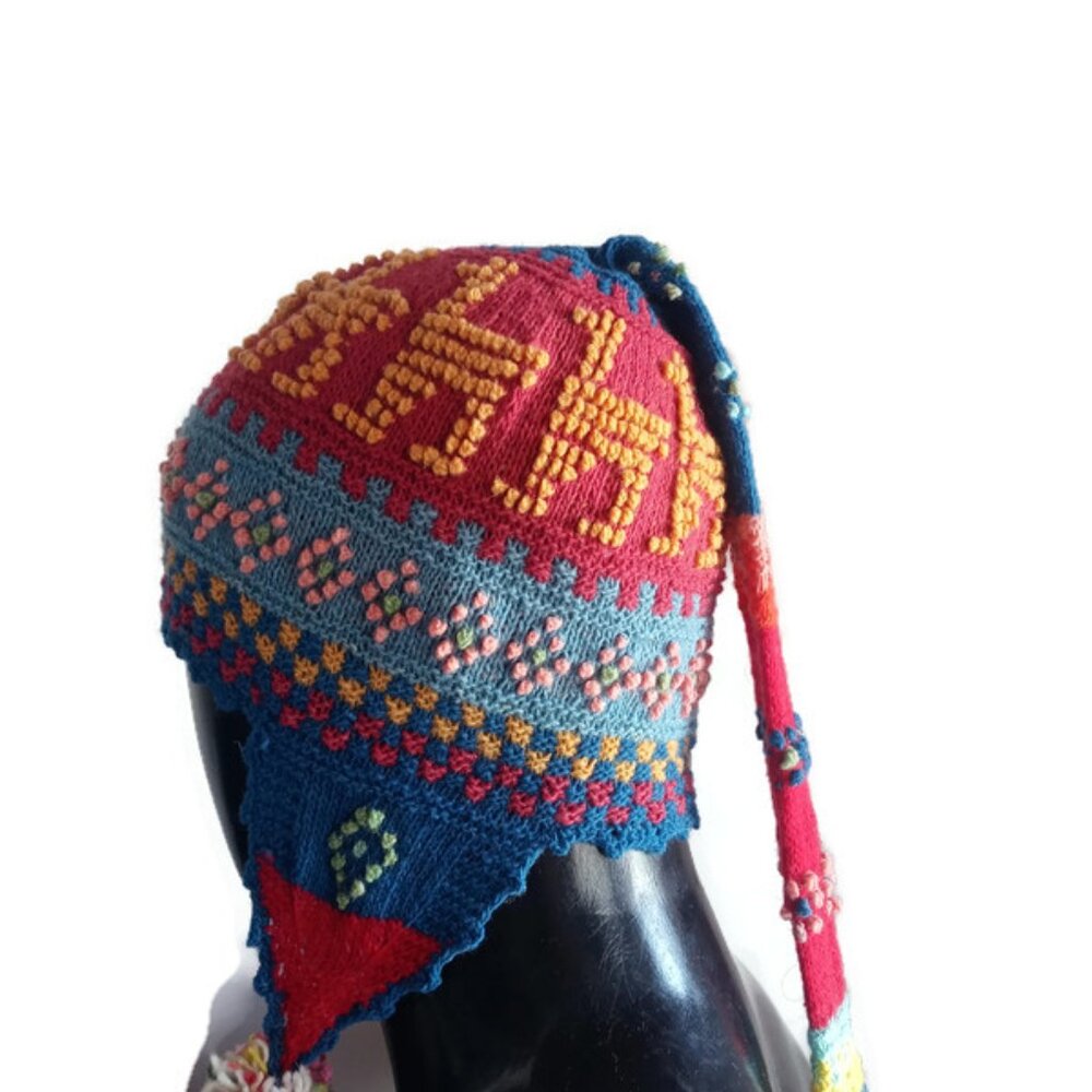 Unisex Chullo Knitted in Wool with Alpaca Design Pompoms